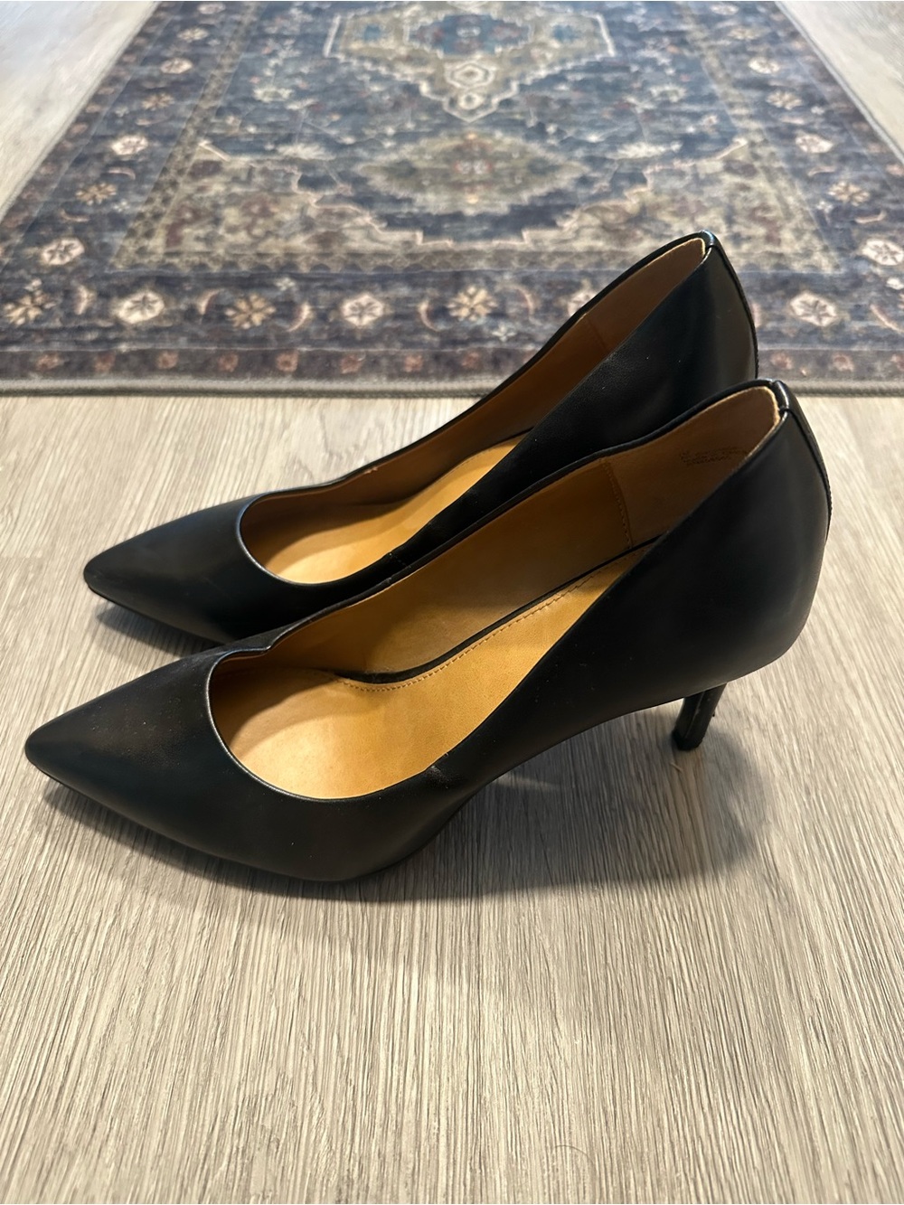 14th & Union Black Pointed Toe Leather Pumps